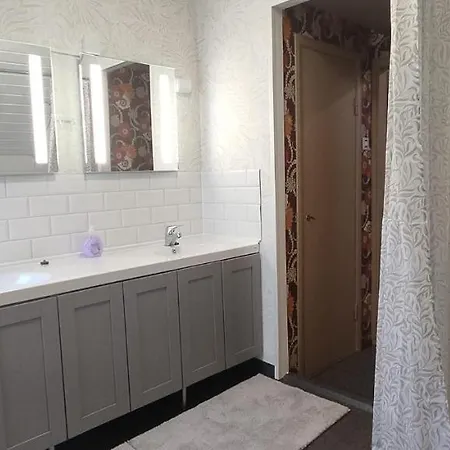 Habitación en casa particular Kortteer Vihreae Huone *