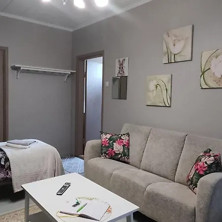 Kortteer Vihreae Huone Habitación en casa particular *
